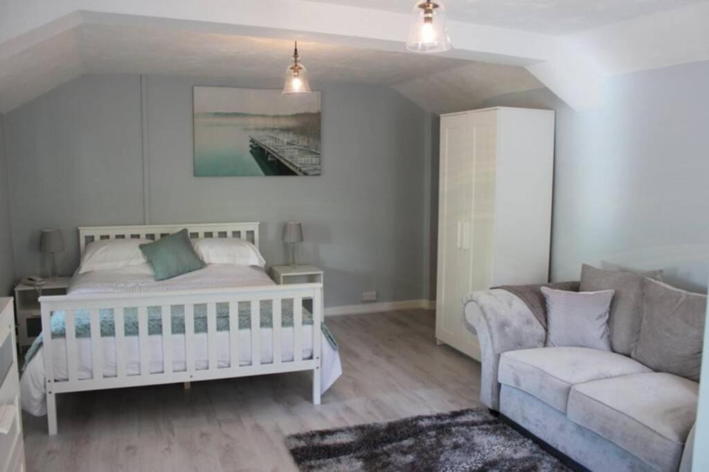 The Little Acorn Apartment Lydney Luaran gambar